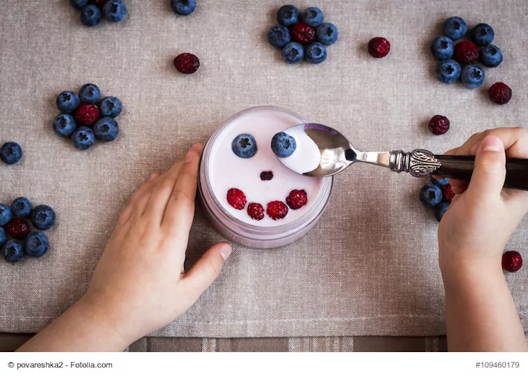 Joghurt mit frischen Beeren