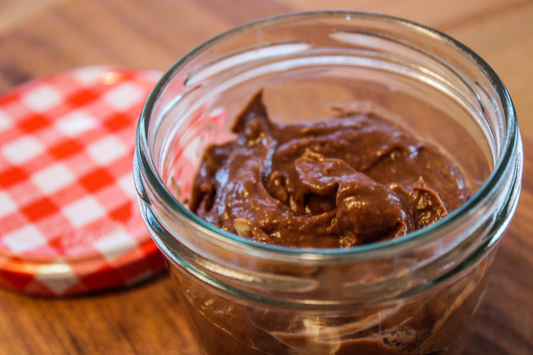 Selbstgemachte Schokocreme im Glas